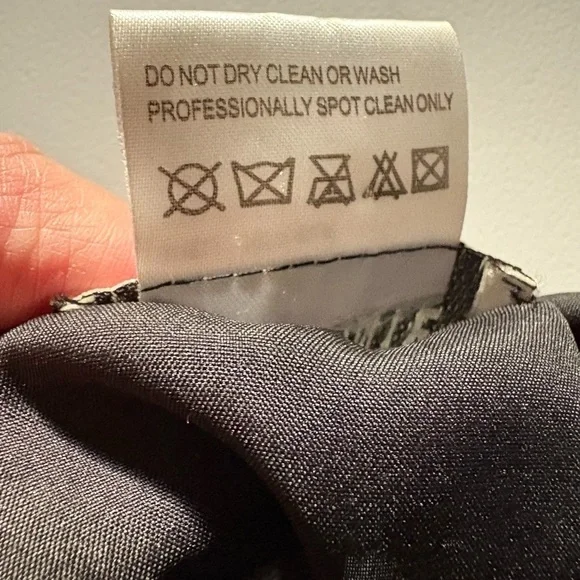 Elegant Black Beaded sparkly Women's formal wear - Picture 8 of 9